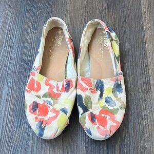 TOMS Women's Floral Canvas Moccasins - Coral, Olive, Navy